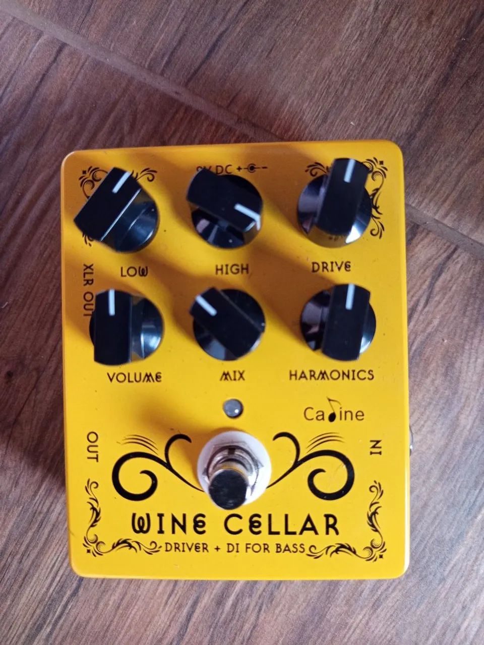 Pedal pré amp+ driver Wine Celular 