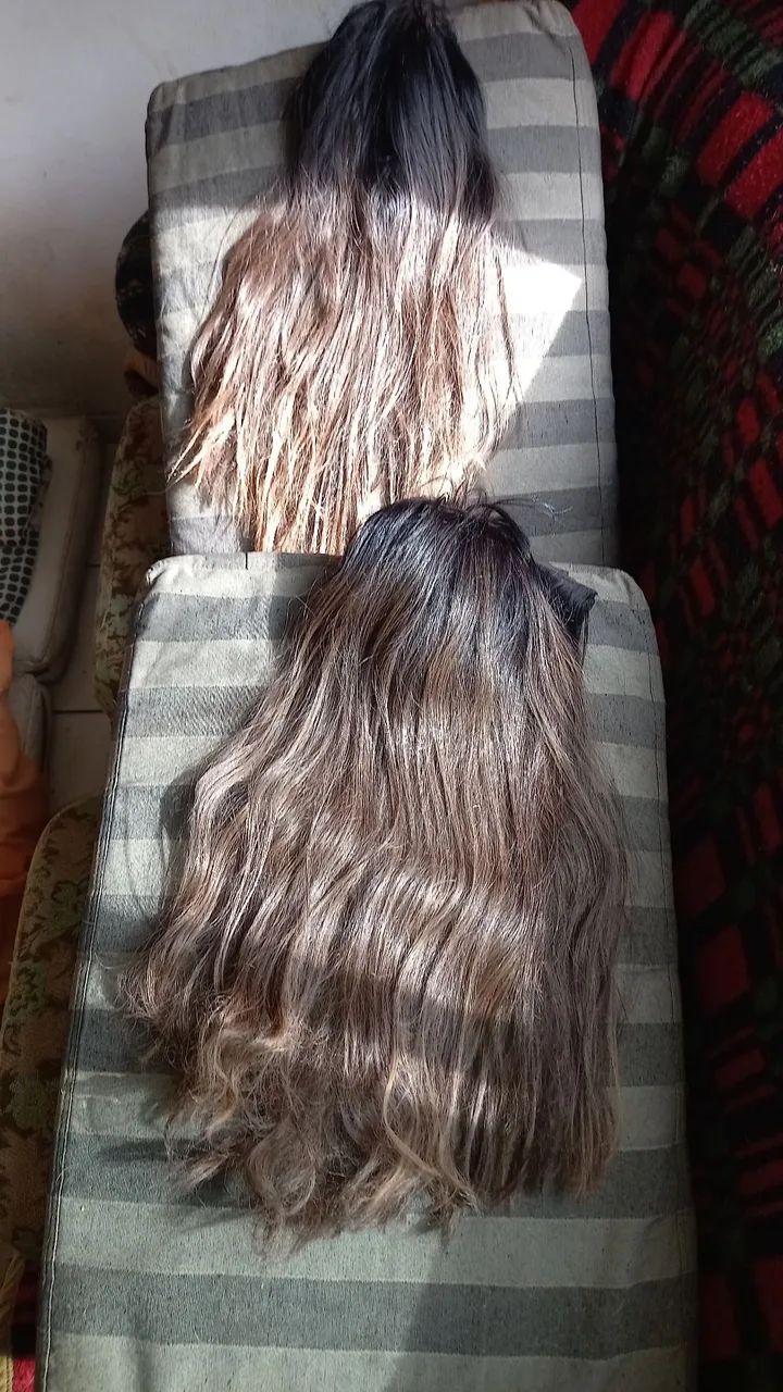 VENDE SE  3  PERUCAS LINDAS E ELEGANTES 