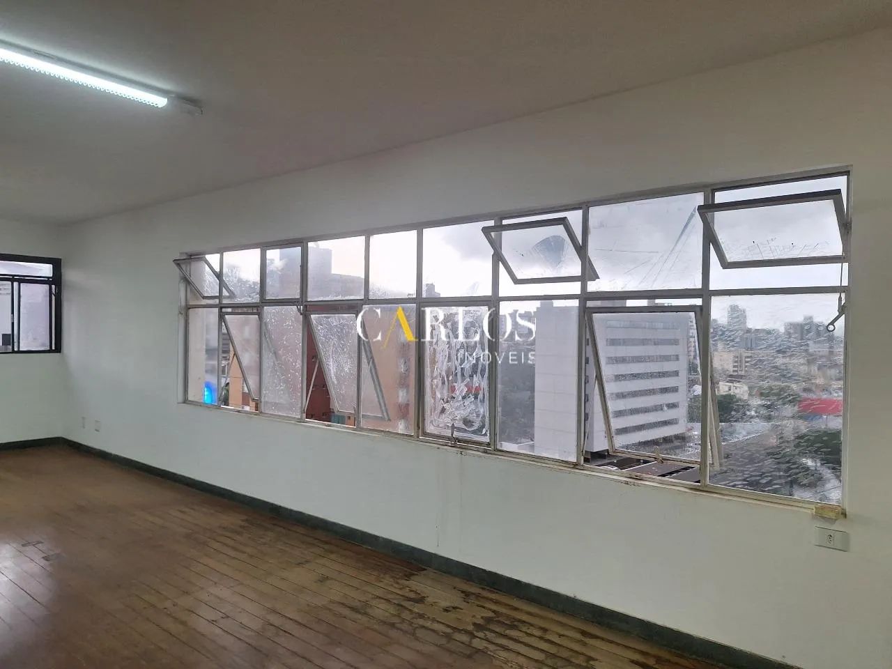 Andar Comercial de 220m² em Vão Livre com 2 Vagas e Elevador - Foto 4