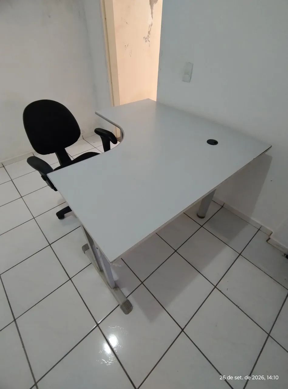 Mesa de escritório com cadeira  - Foto 4