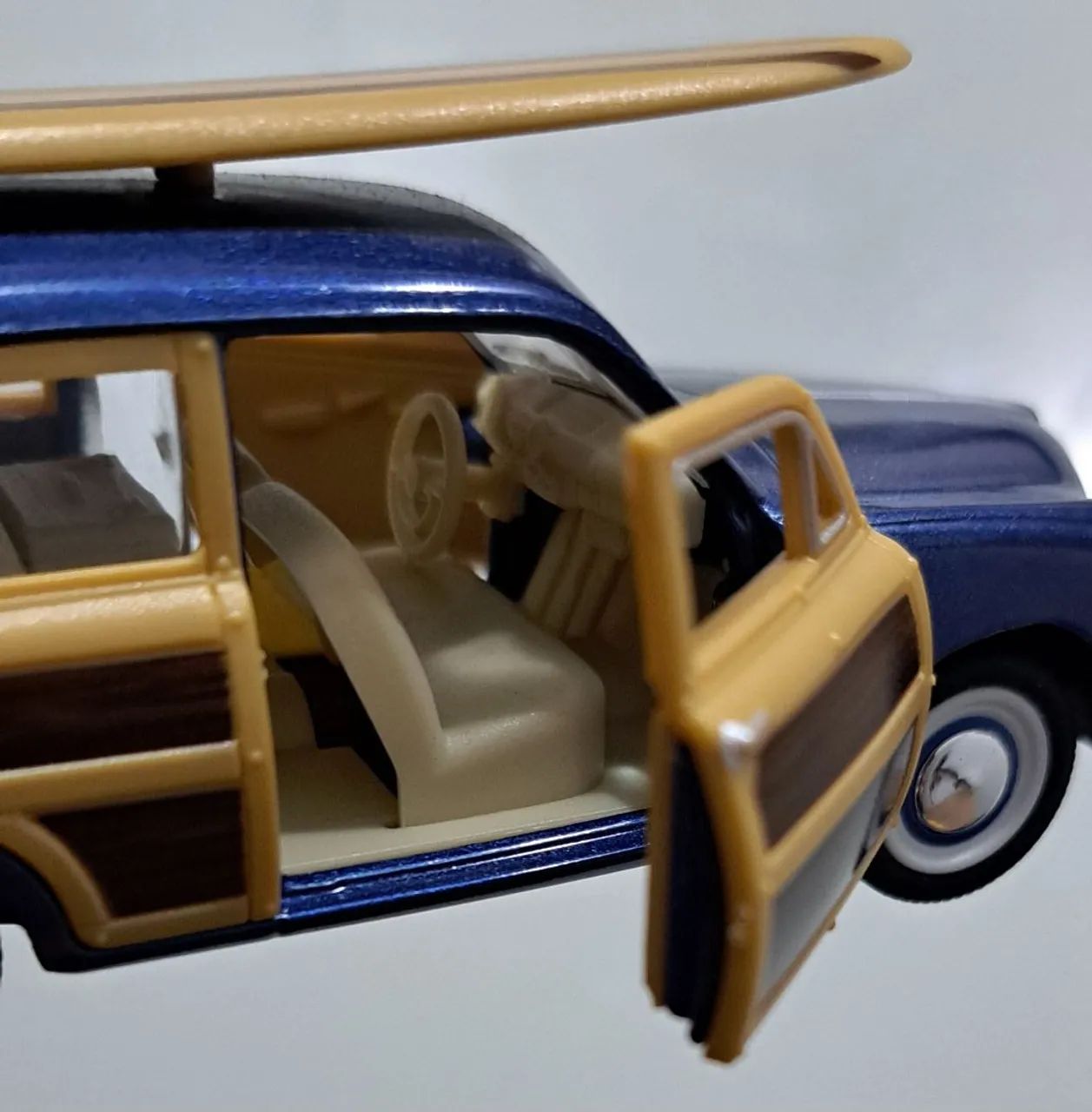 2 Mini Carros: Mc Laren 600LT e  Woody Wagon 1949  - Foto 5
