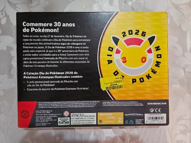 Box coleção dia de Pokémon 2026 TCG 49 cartas Pikachu - Foto 2