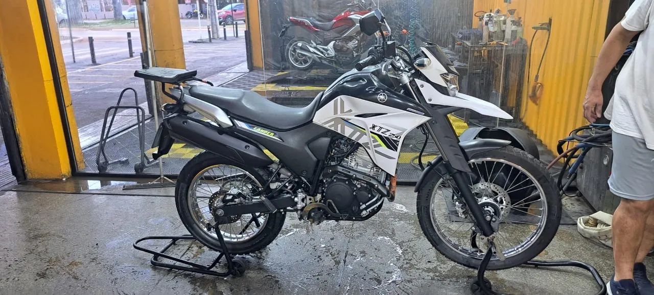 XTZ 250 LANDER  - Foto 5