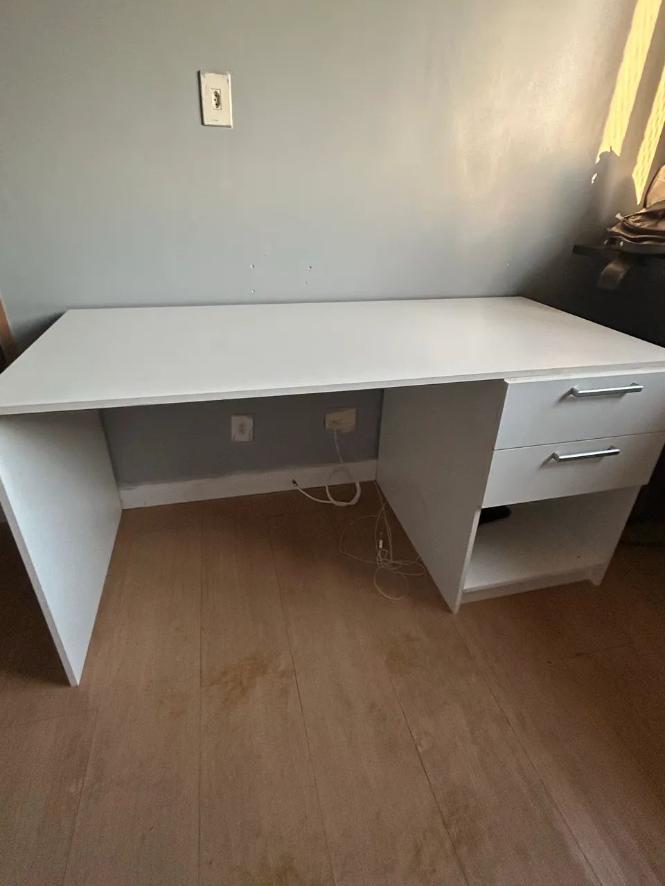 Escrivaninha Linda e Conservada - Ideal para Home Office - R$ 4 - Foto 2