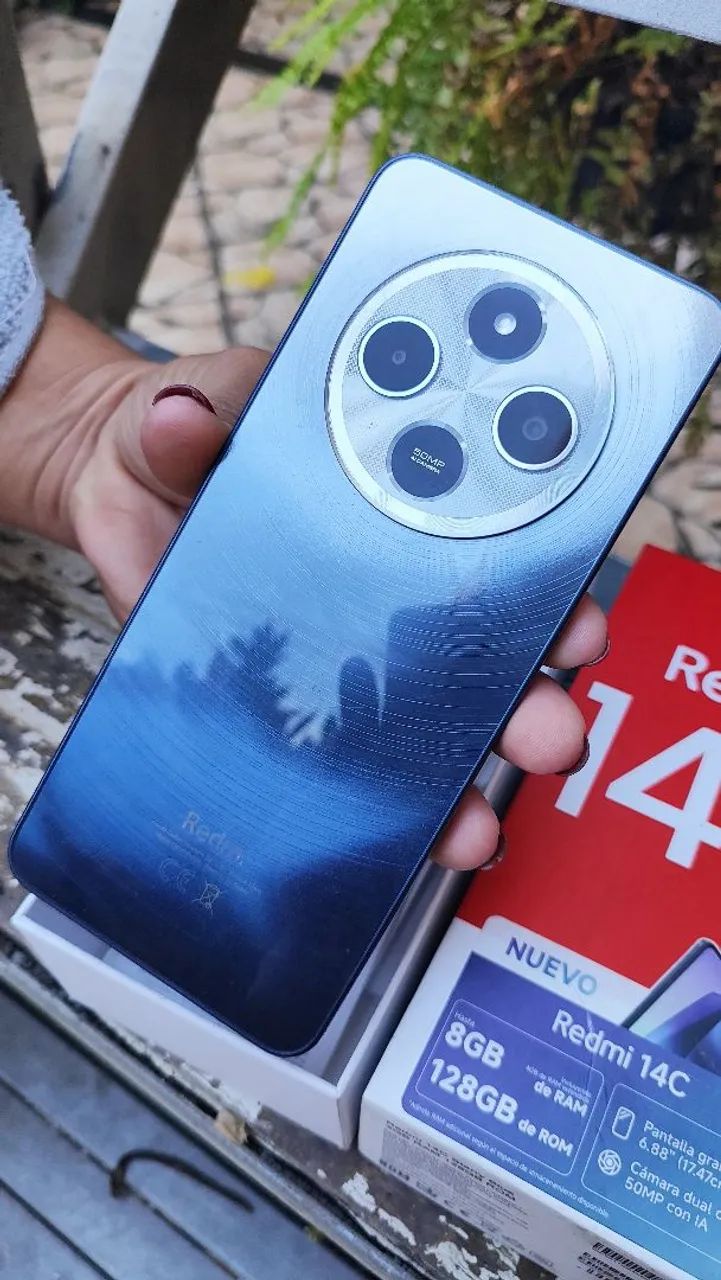 Vendo celular semi-novo 