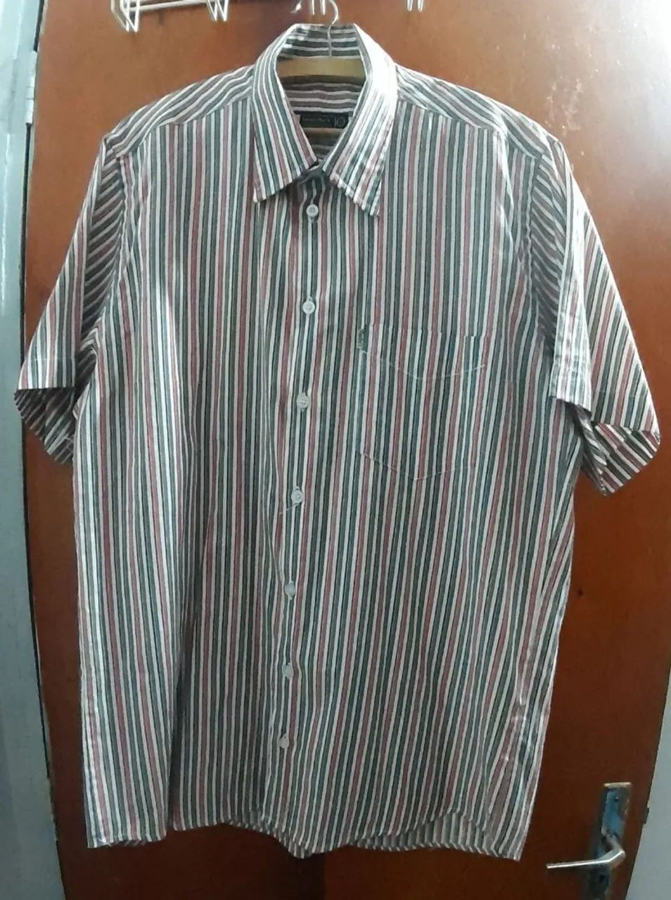 Vendo 2 camisa social seminovas  - Foto 2