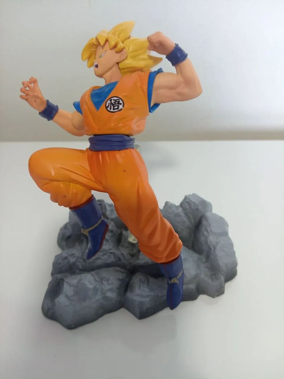 Goku em posição de ataque action figure 14 cm! - Foto 4