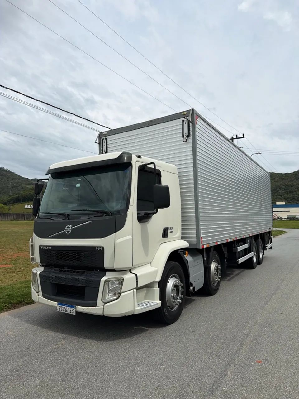 Volvo Vm 330 Baú 