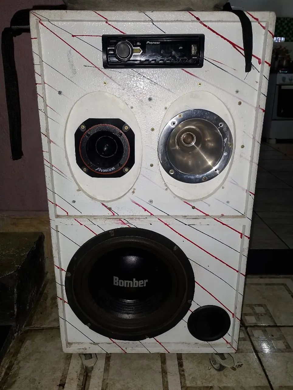 Vendo ou troco caixa trio com Taramps 800 rádio pionner