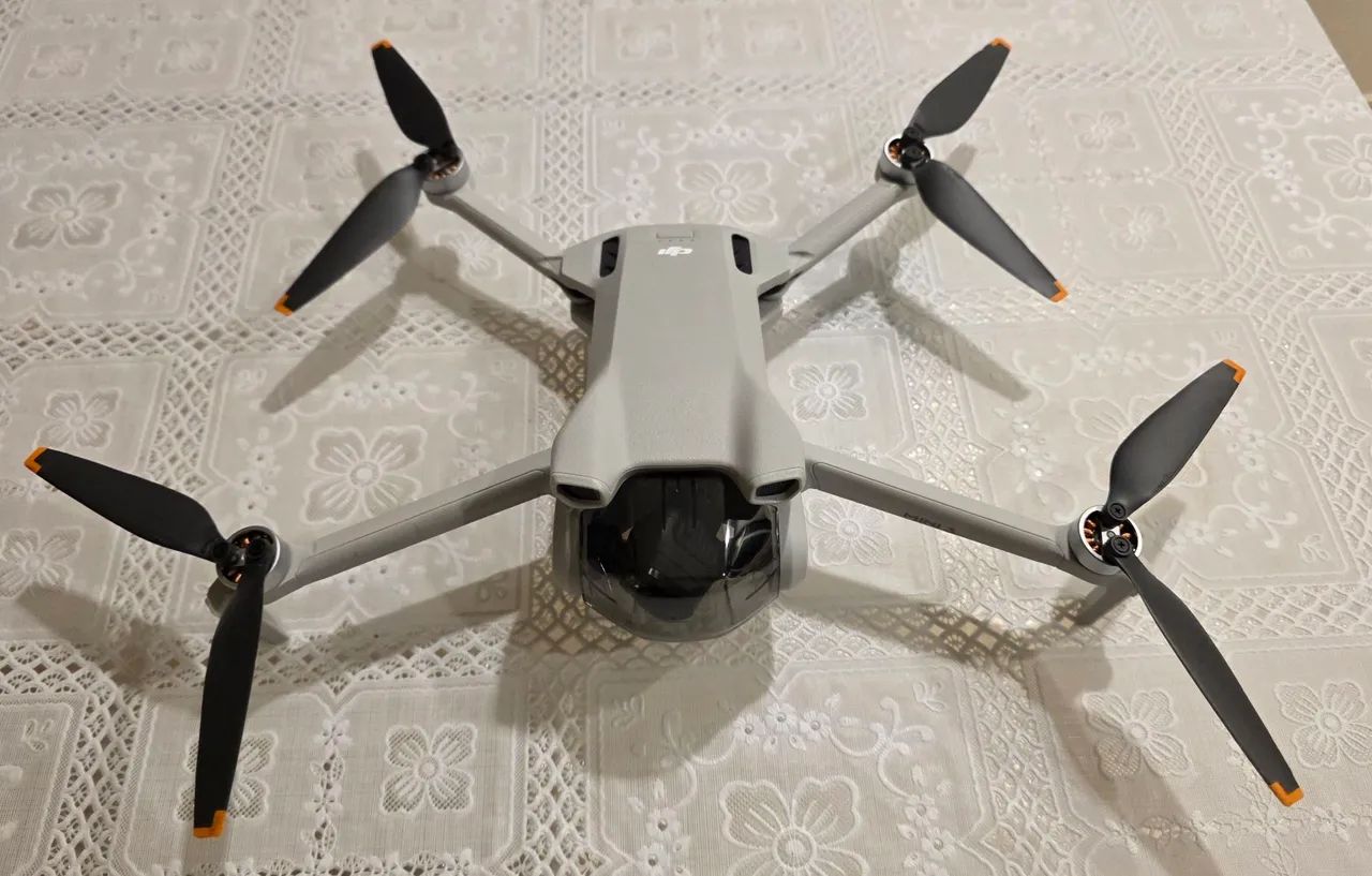 DRONE DJI MINI 3 FLY MORE COMBO - NOVISSIMO (MUITO POUCO USO) - R$ 3.500 - Foto 5