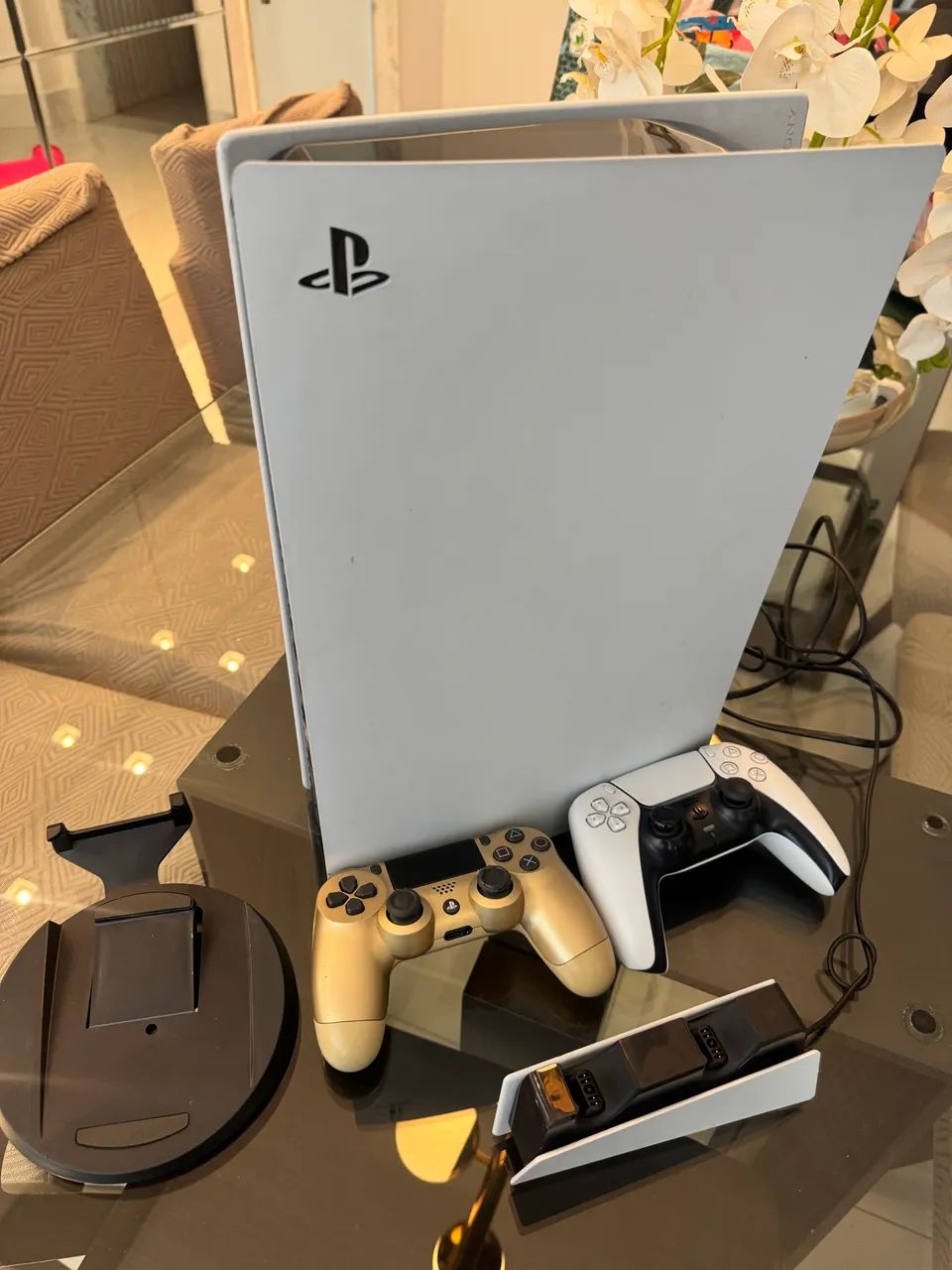 Ps5 Novo C/ 2 controles + Jogos + base de carregamento  - Foto 4
