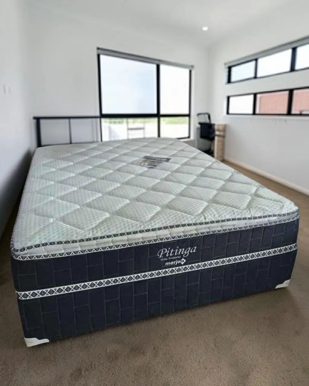 Cama casal +pes  em diversos// 
