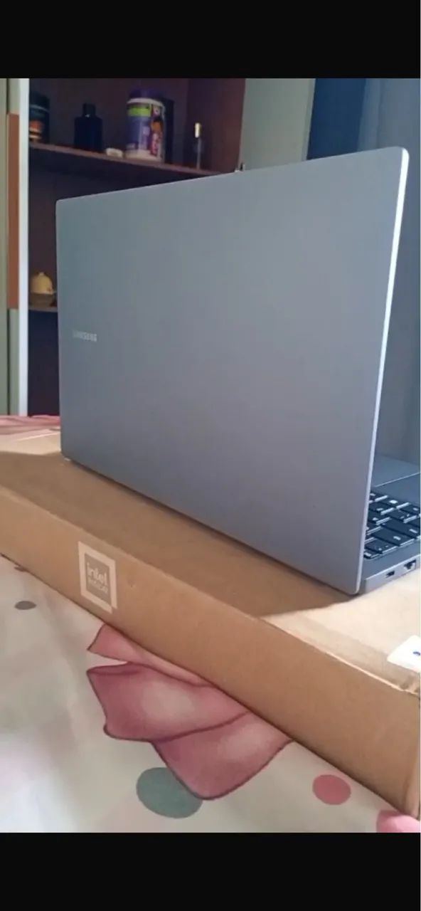 Samsung Galaxy Book 4 i3 - Foto 2