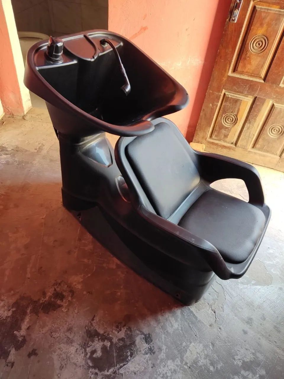 Cadeira e lavatório pra vender logo  - Foto 3
