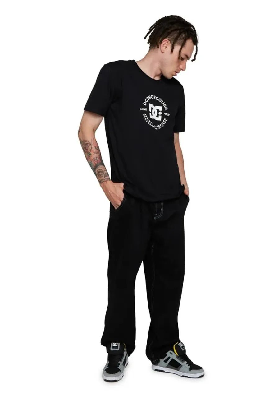 Camiseta DC Shoes M/C Star Pilot Preto - Foto 2