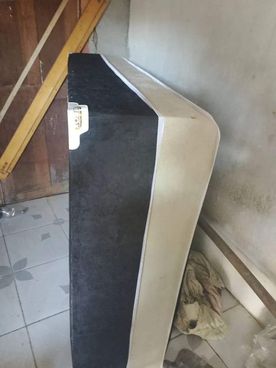 Cama box novinha 