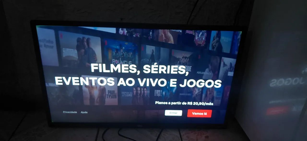 Vendo a TV AOC roku de 32 polegadas funciona tudo certinho - Foto 3