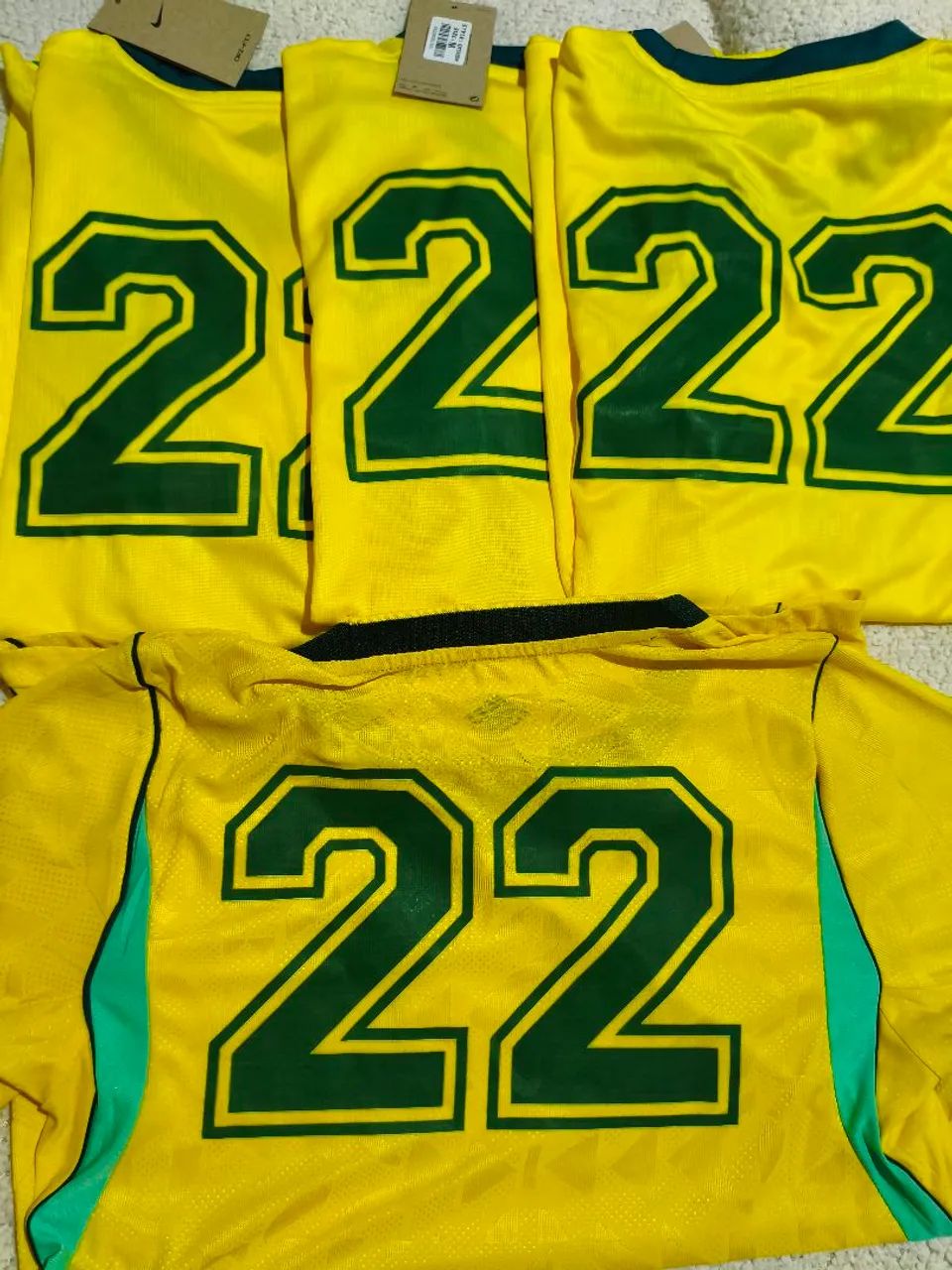 Blusa do Brasil com o número 22 e sem o número. - Foto 3