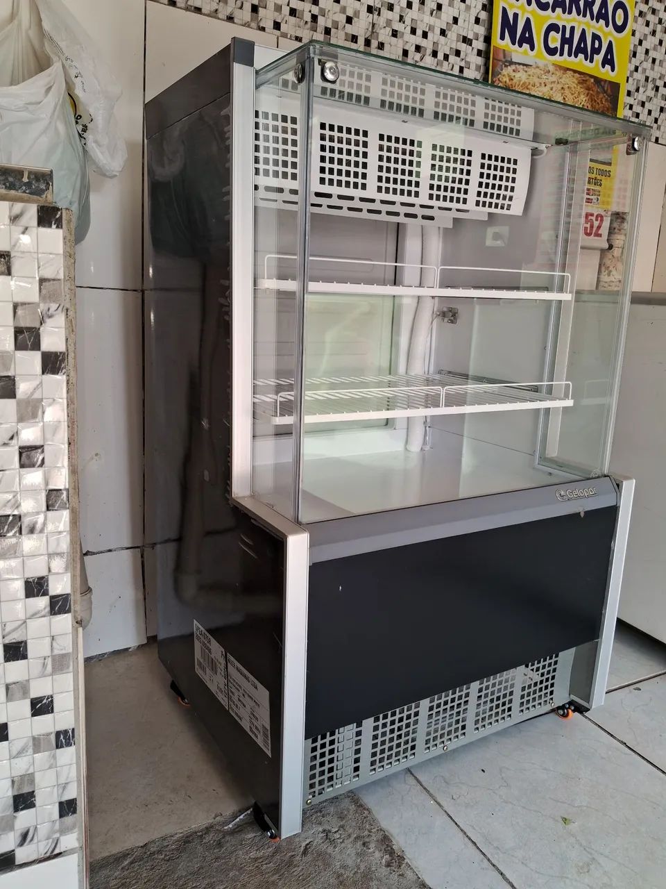 Expositor refrigerador para doces 