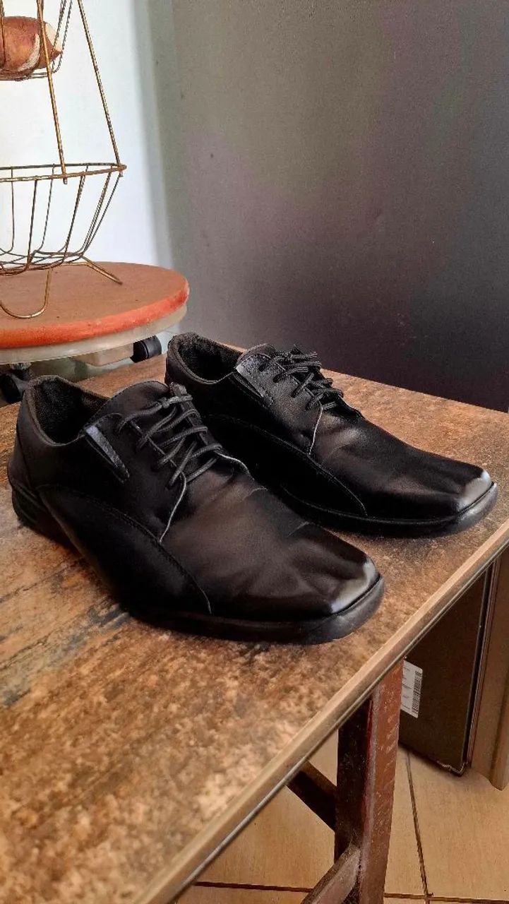 Sapatos couro Sintetico