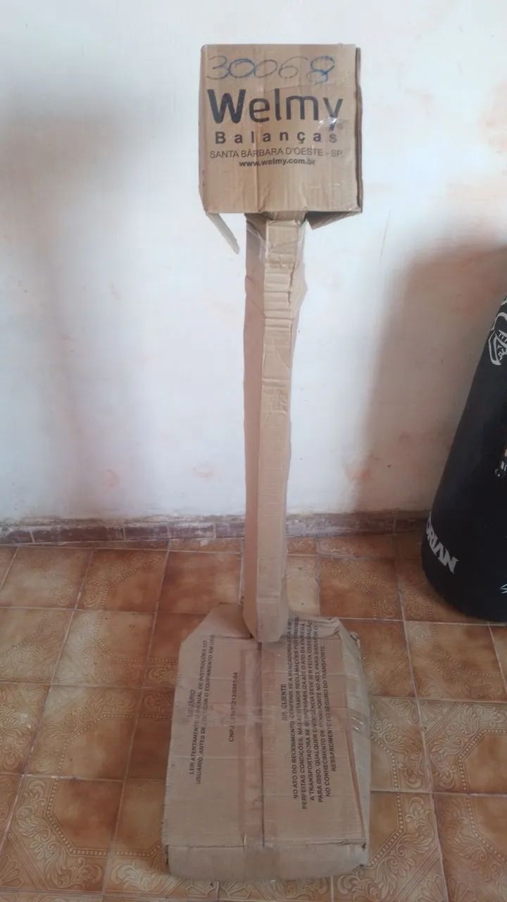 Vende se uma balança digital  !