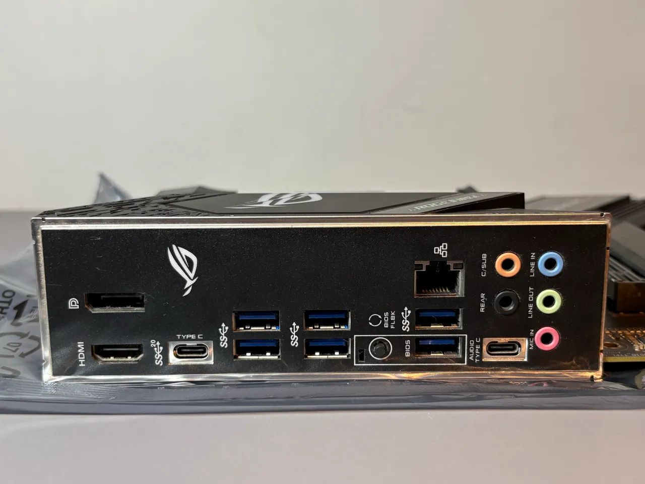 placa mãe asus rog strix b460-f gaming - Foto 4