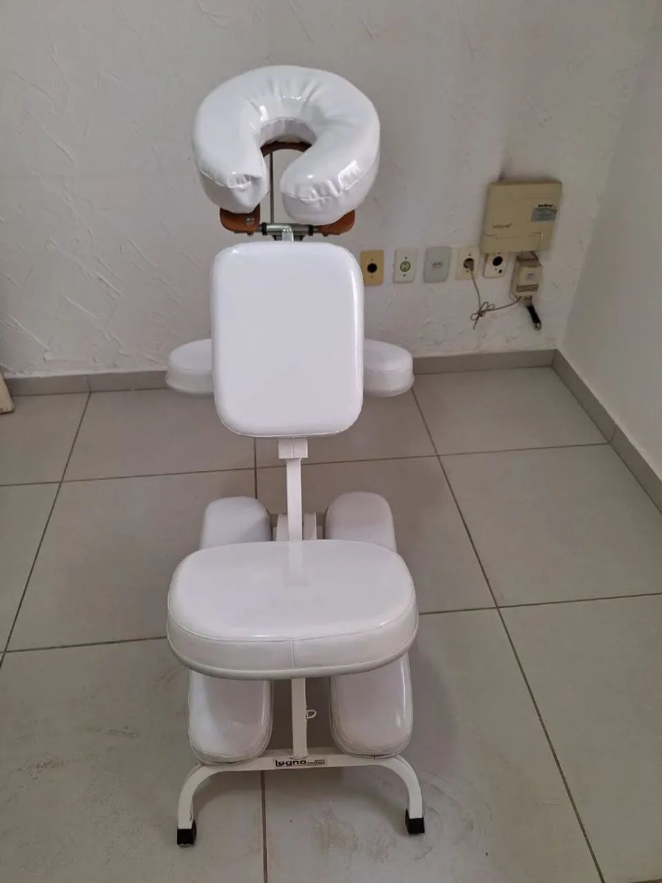 Maca e cadeira de massagem ou estética. - Foto 4