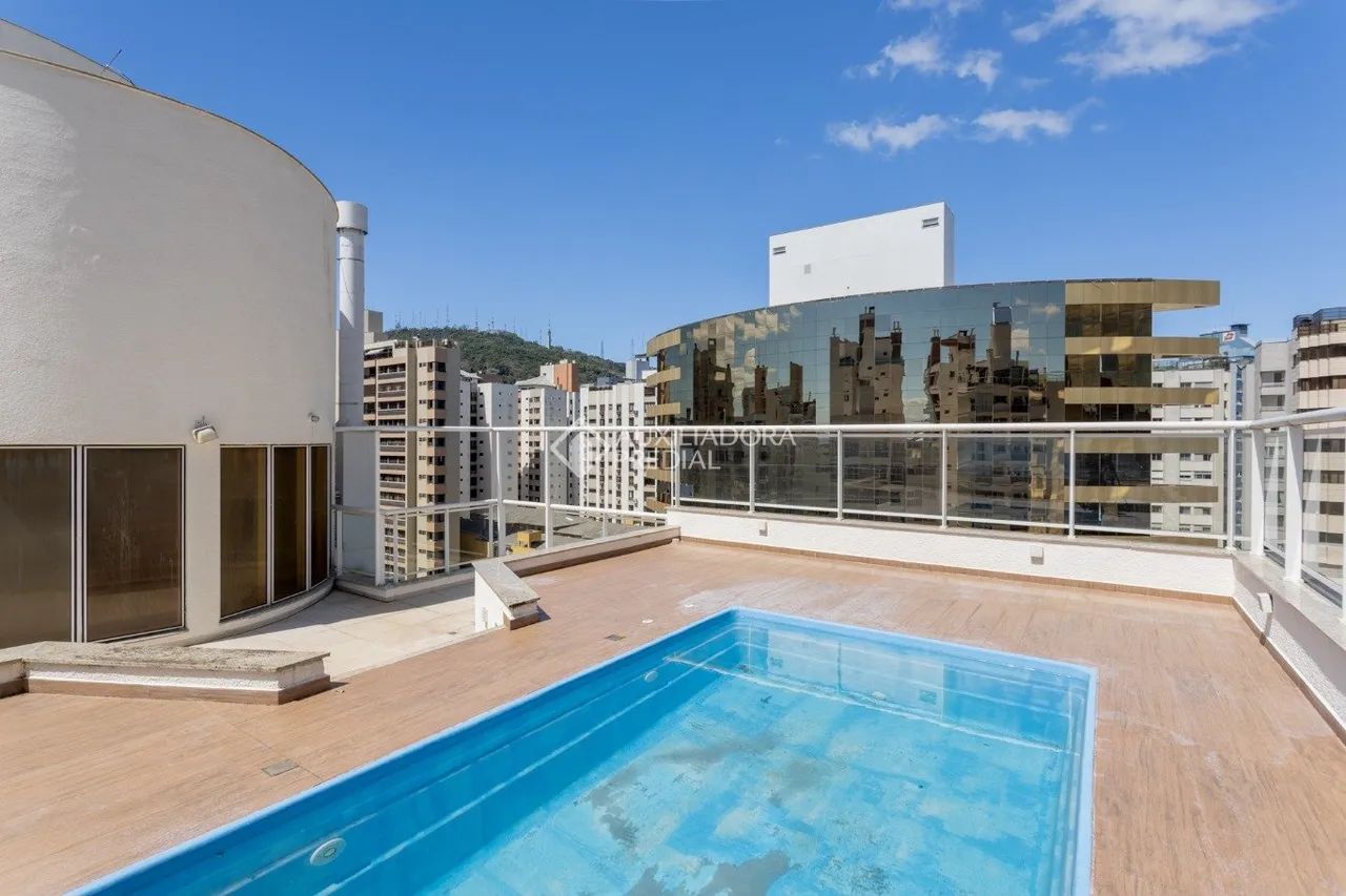 Cobertura duplex com piscina para loação na Trompowsky