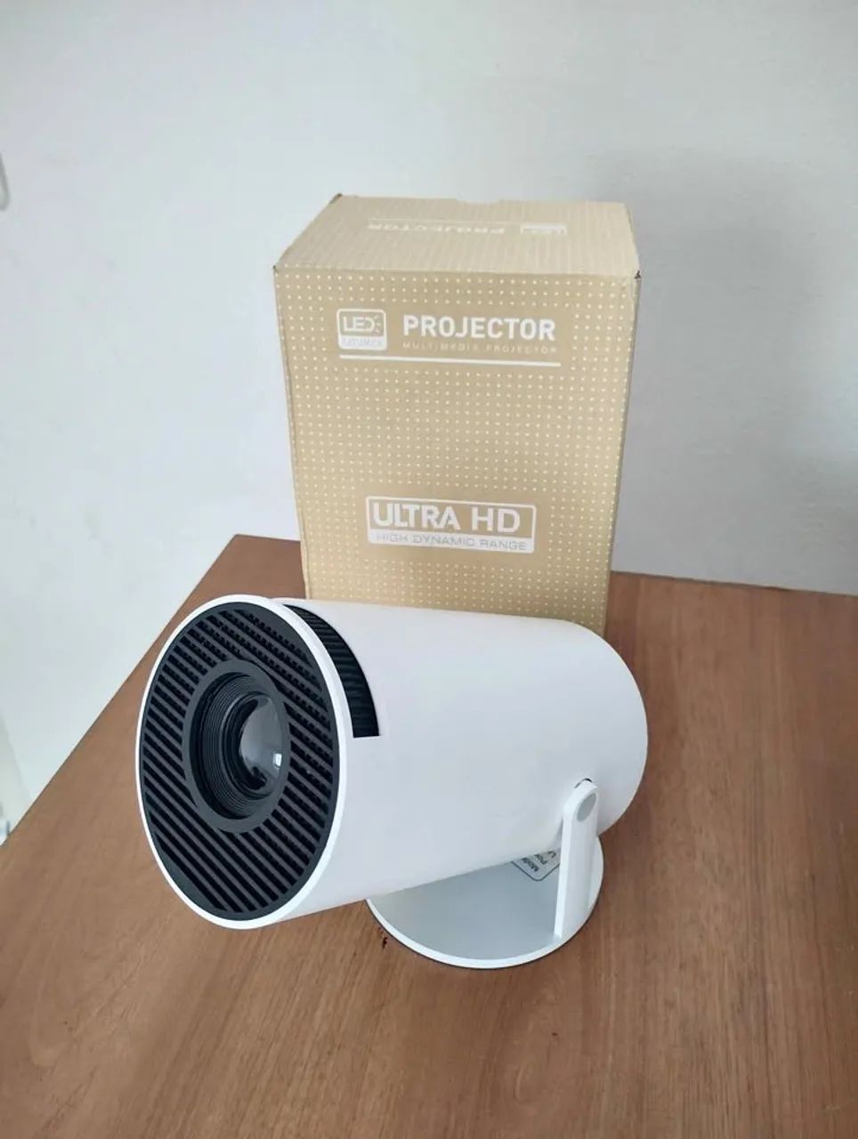 PROJETOR HD SMART ANDROID - NOVO LACRADO WIFI E BLUETOOTH - Foto 2
