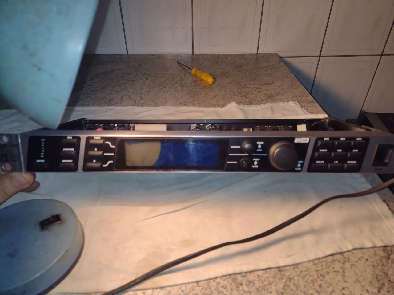 PROCESSADOR DE AUDIO BEHERINGER 24-96(LEIA) - Foto 5