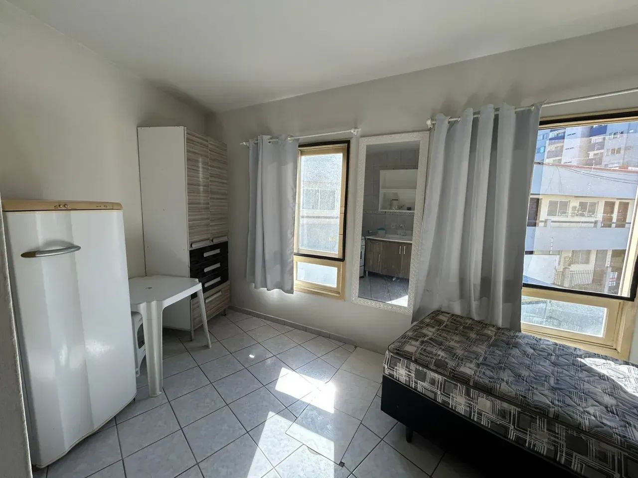 Apartamento com 01 Dormitório no Centro