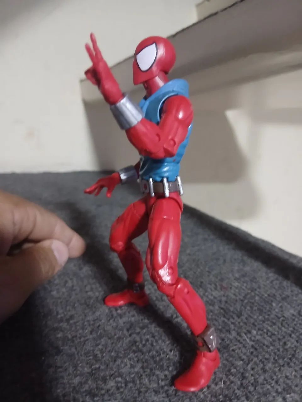 Aranha Escarlate Spider Scarlet Marvel Legends Wave Rhino - Foto 3