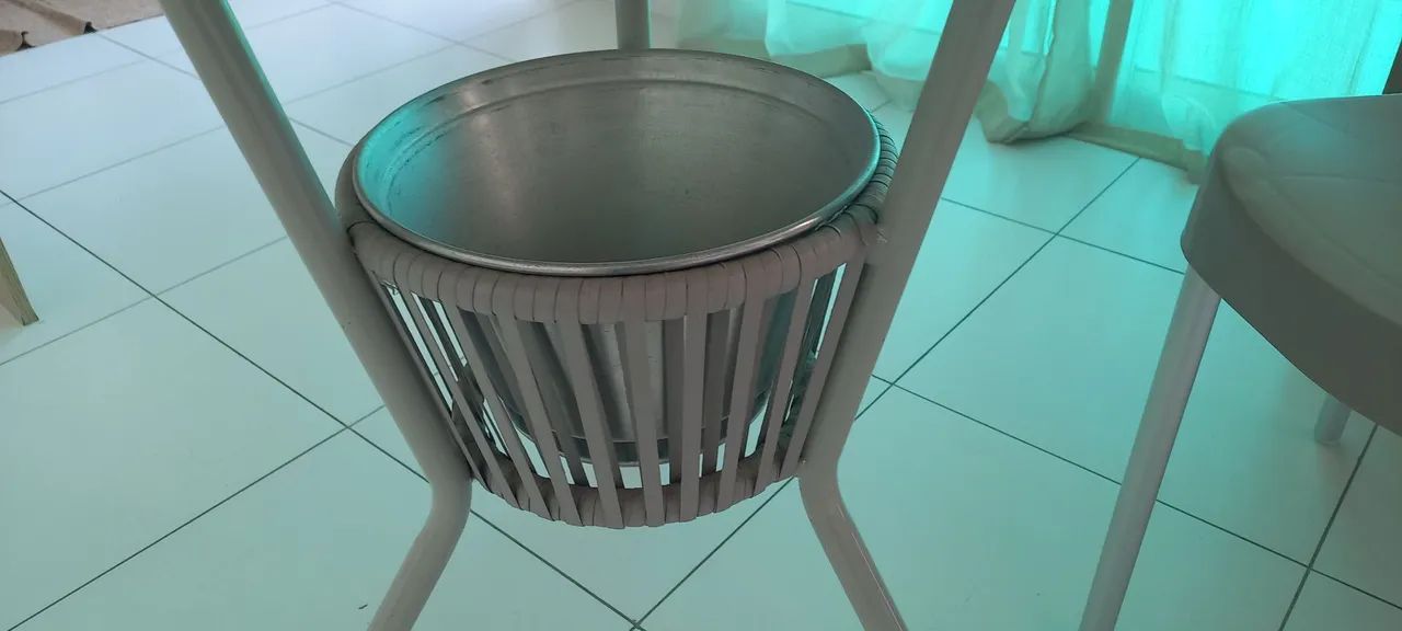 Conjunto mesa com cadeiras - Foto 2