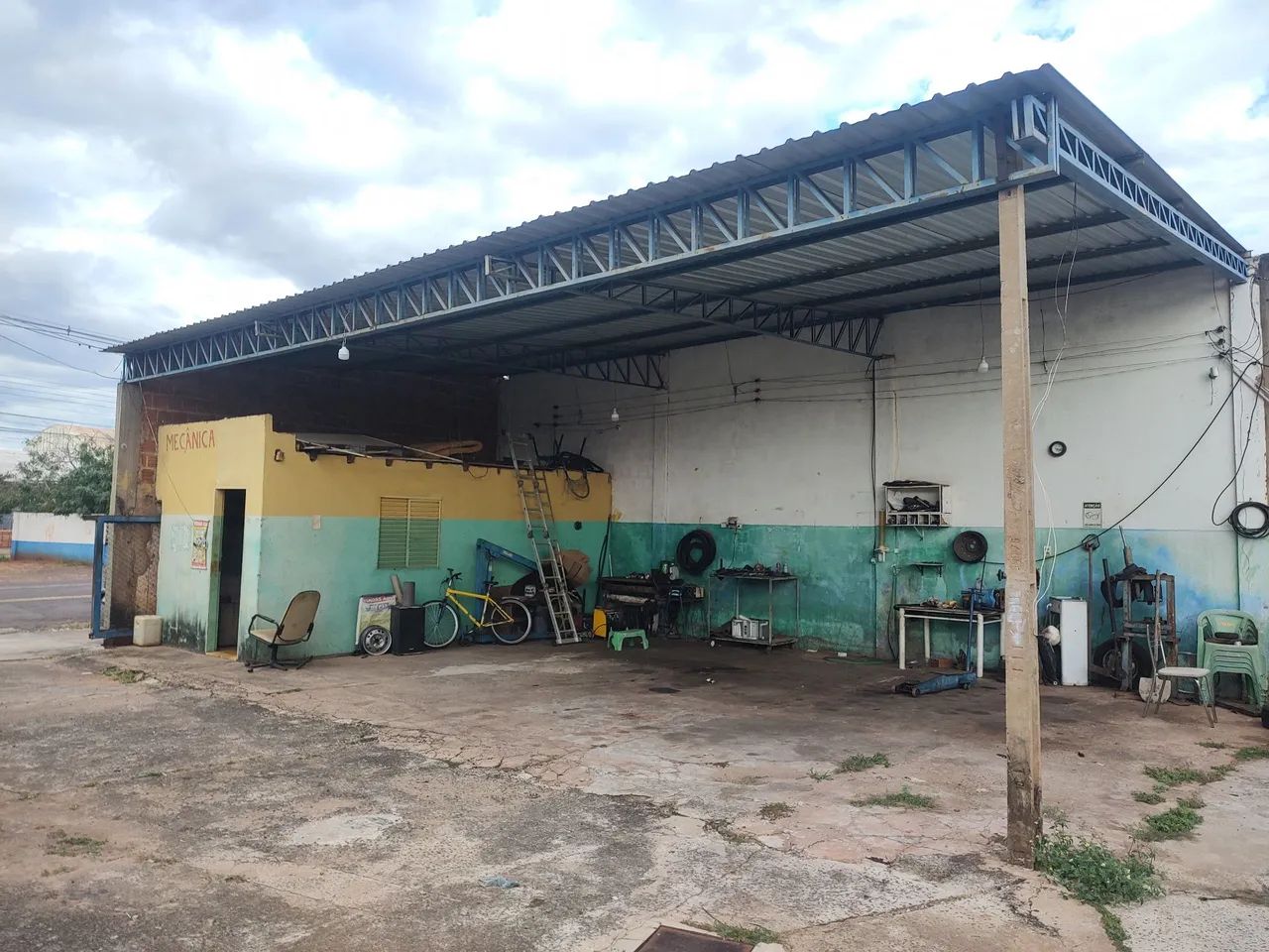 Casa com barracão  - Foto 2