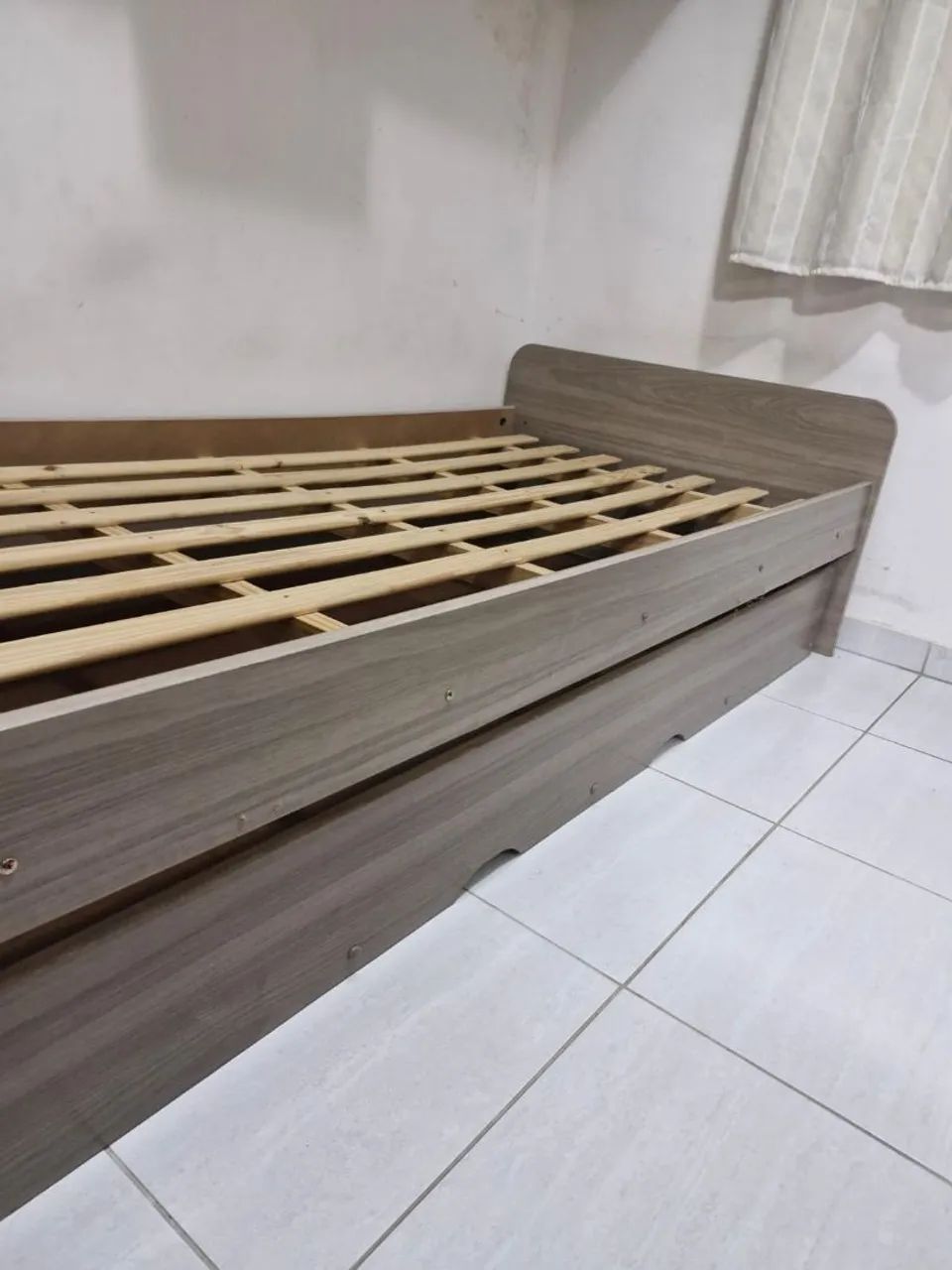 Vende-se Cama com Cama Auxiliar