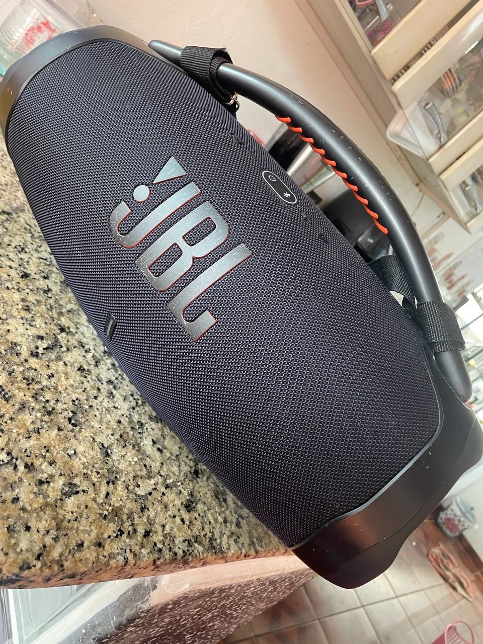 JBL bombox 3