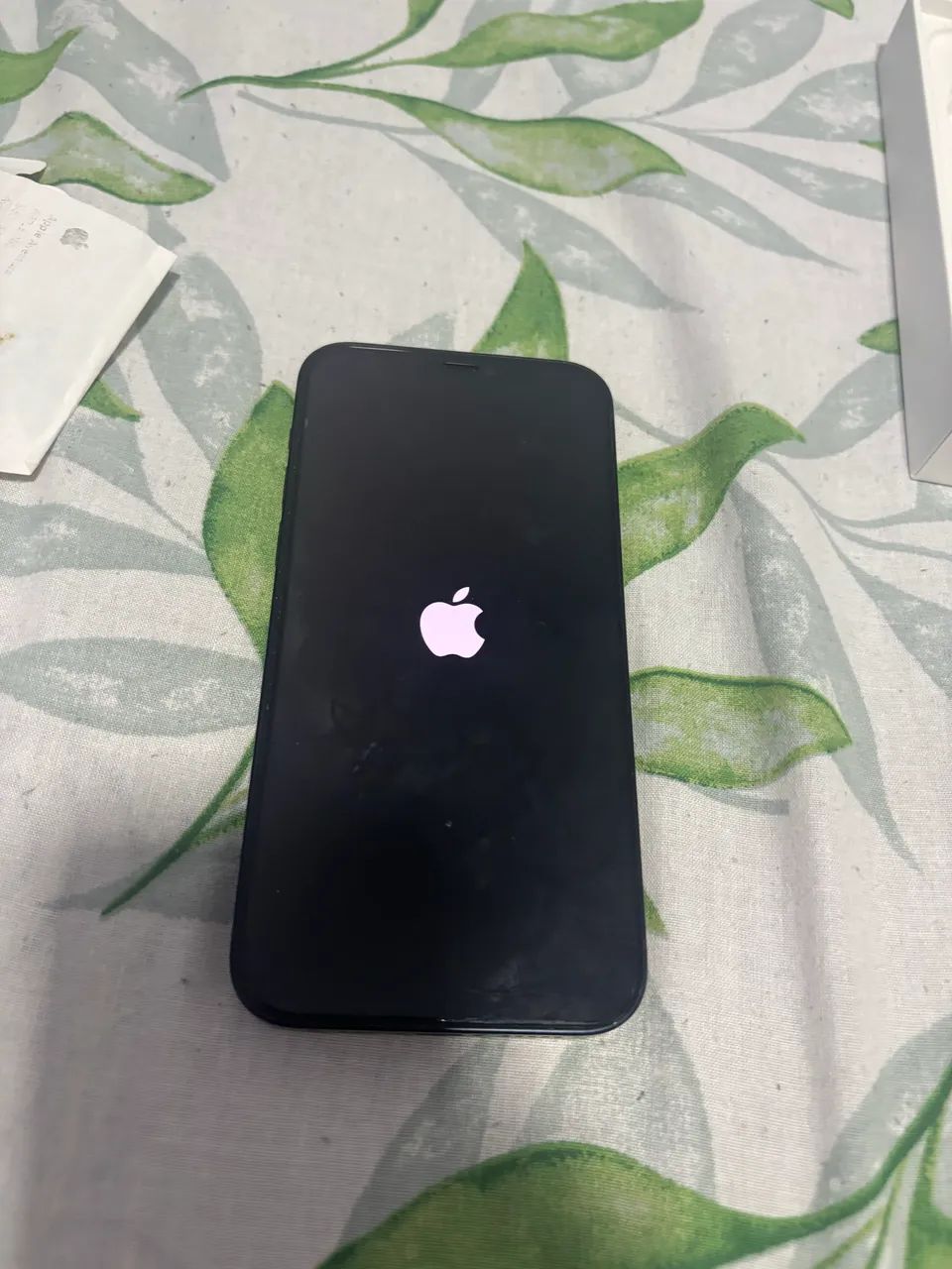 iPhone 12 - 64 GB