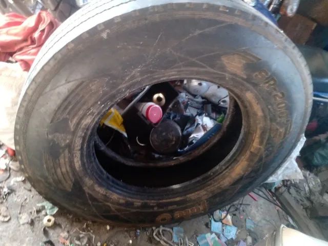 Pneu carreta usado 