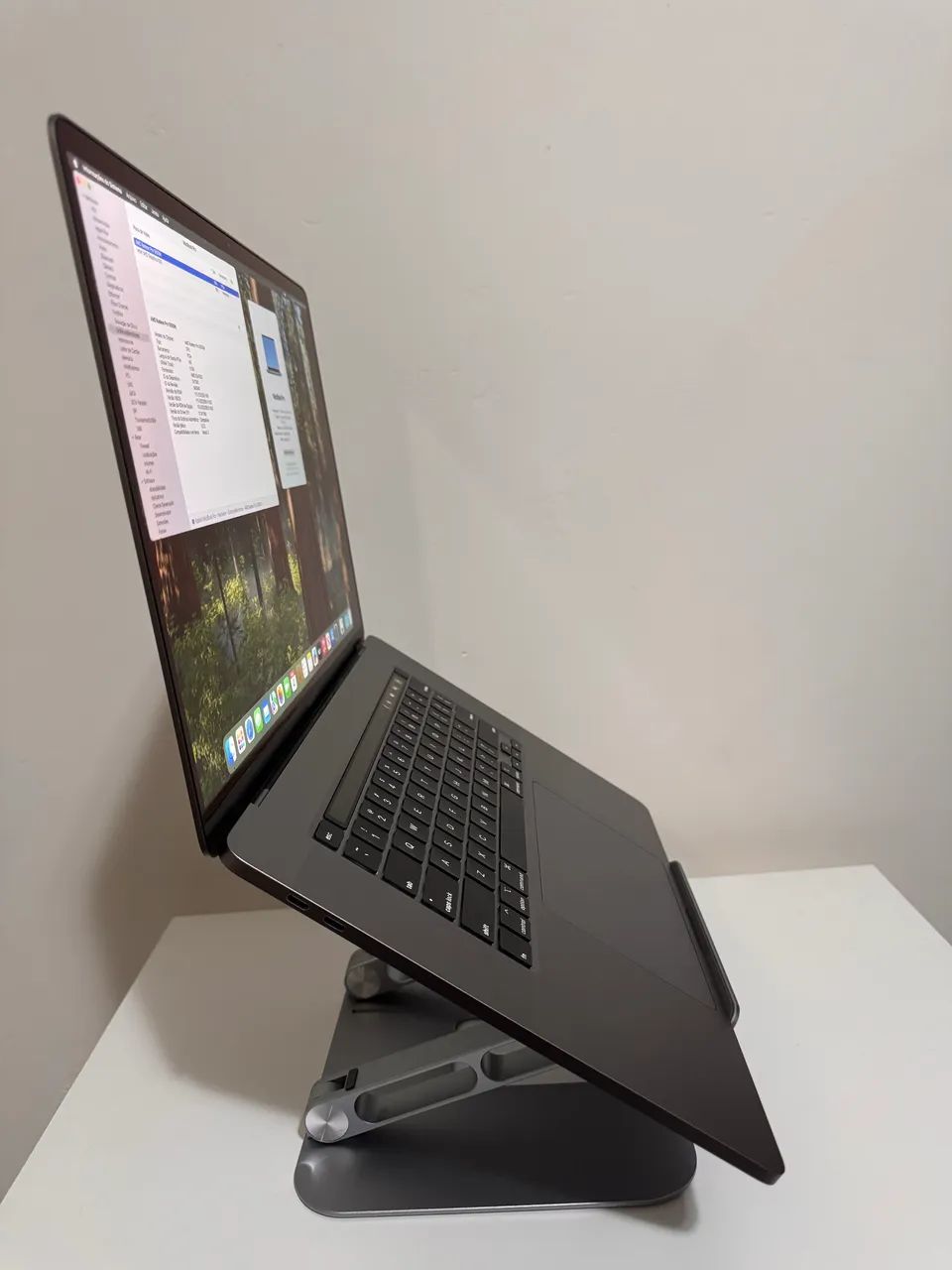 MacBook Pro 16