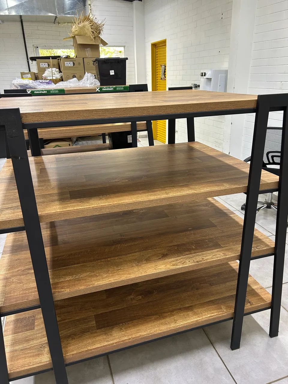 Estante Industrial Metal E Mdf 4 Prateleiras  - Foto 4
