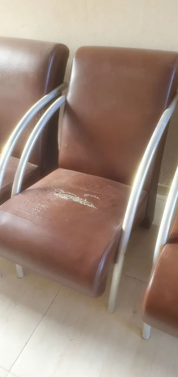 4 poltronas com braço de alumínio para reparo - Foto 3