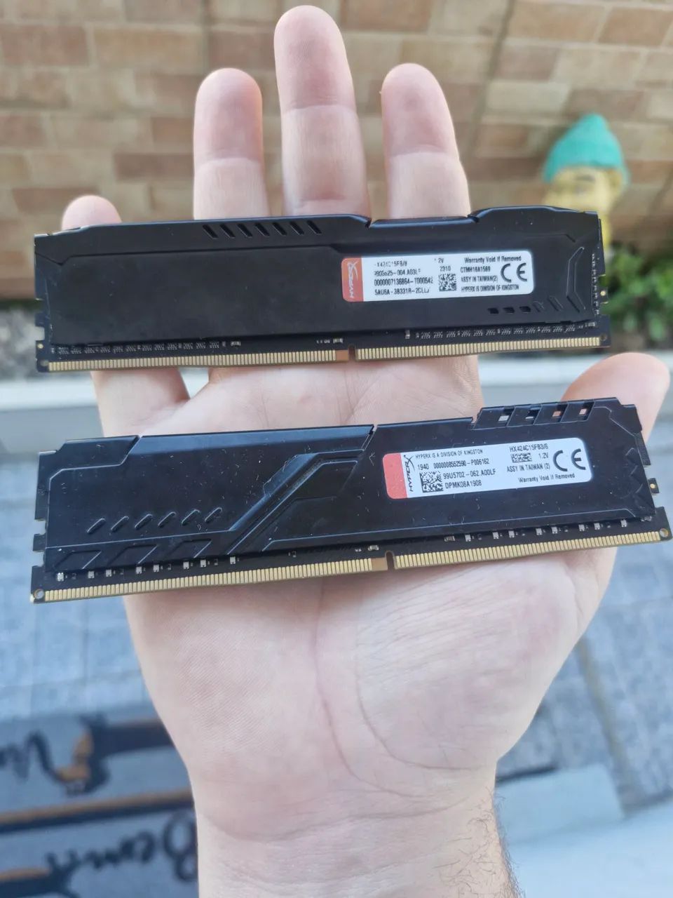 VENDO KIT DE MEMORIA RAM DDR4 HYPER FURY 2X8  - Foto 2