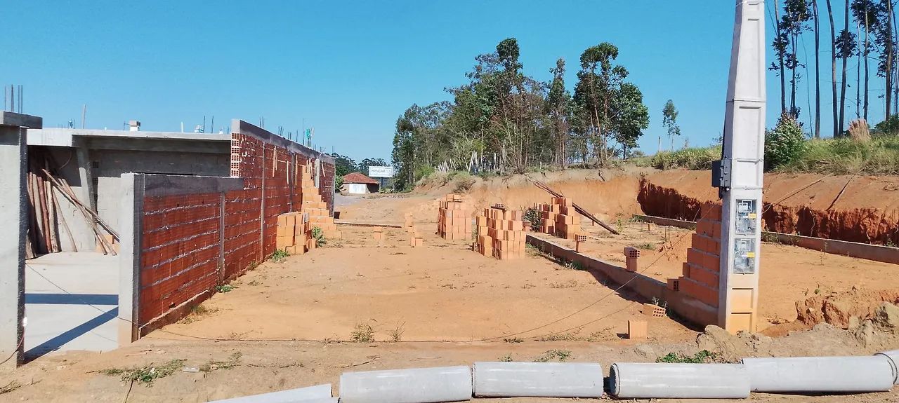 Lindo terreno com água e luz ligada lugar alto e sossegado e fundação pronta  - Foto 4