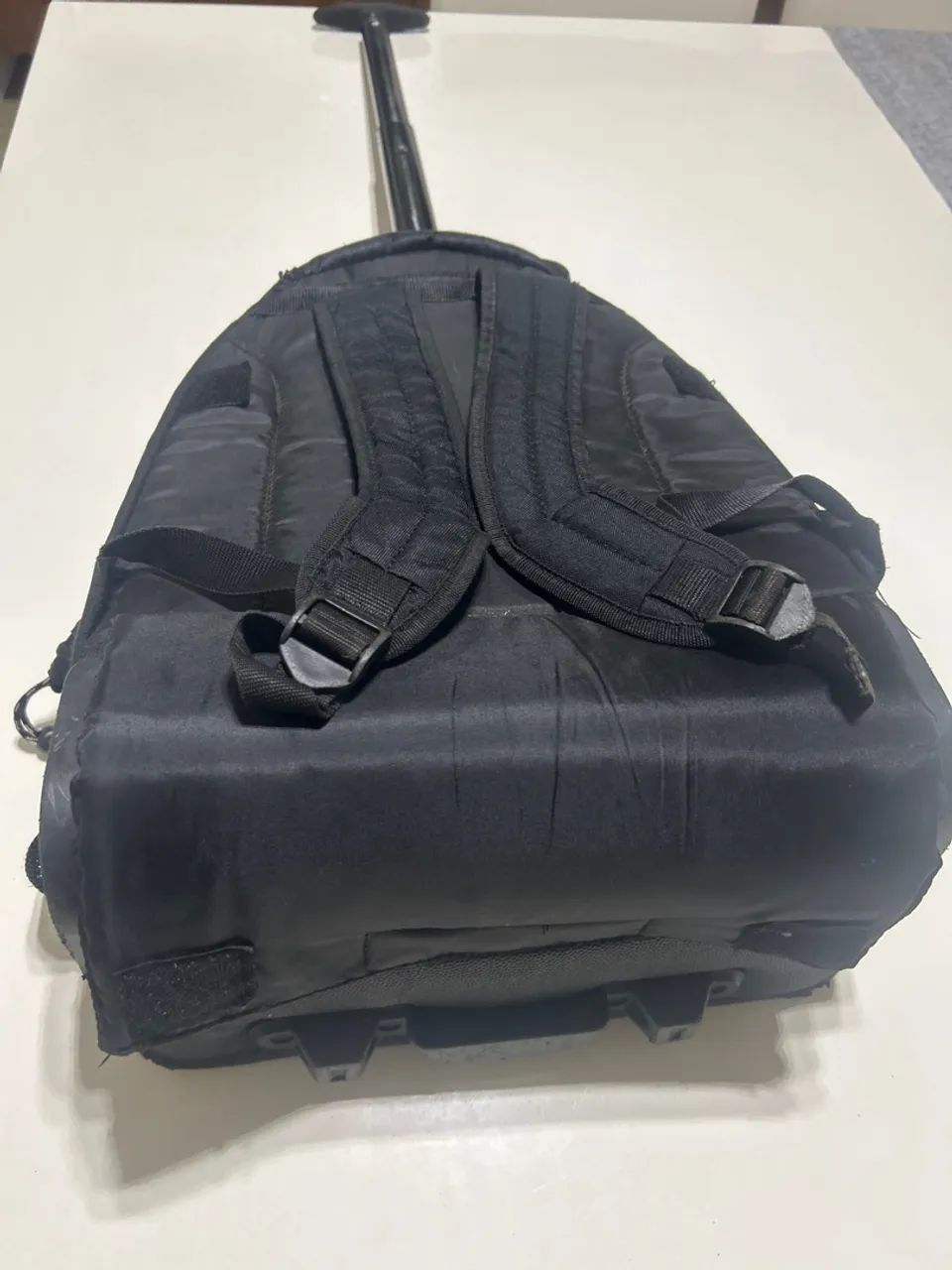 Mochila TARGUS com rodinhas para notebook  - Foto 4