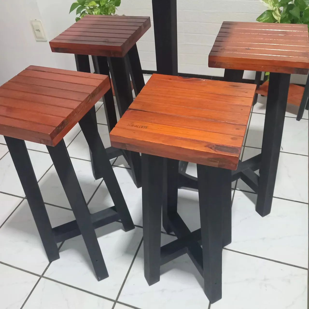 Mesa com 04 lugares jardim e varanda - Foto 3