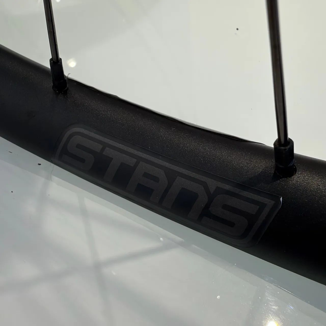 Rodas MTB 29 Stans Crest MK4 28 furos - Foto 4