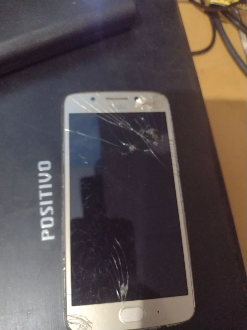 02 Celulares moto G5, com defeito, loop - Foto 3
