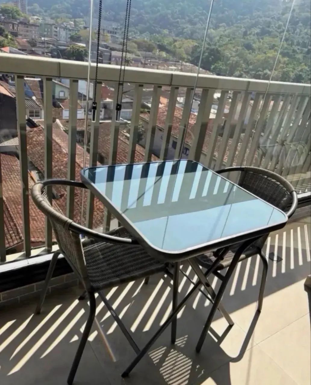 Conjunto de Mesa e Cadeiras - Foto 2