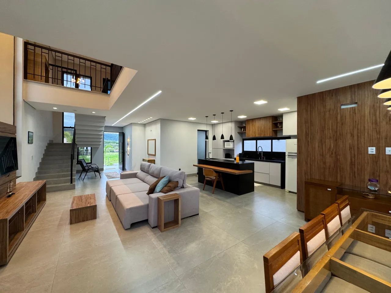 Casa moderna, sofisticada e completa, com vista panorâmica para a Serra do Mel - Condomíni - Foto 3