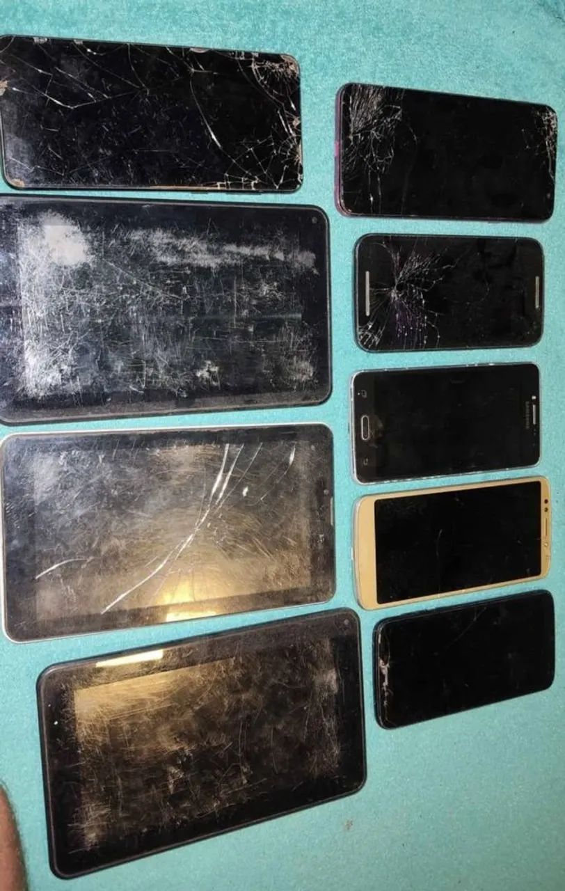 Tablets e celulares para concerto ou retirada de peças